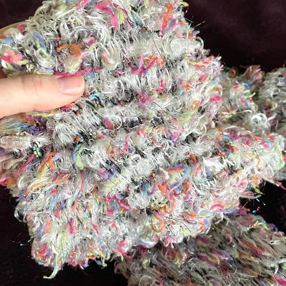 cute vintage y2k sparkly knit scarf! - Picture 3 of 4